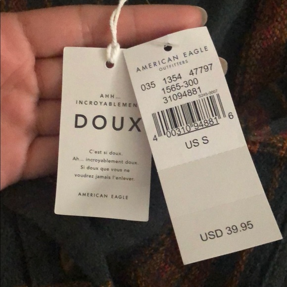 American Eagle Cropped Flannel with Soffe Shorts - Picture 6 of 9